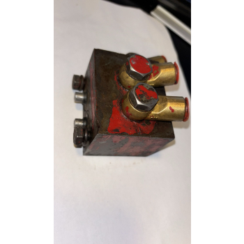 Rozdzielacz siły hamowania (z pompki hamulcowej na 2 koła) 3145555r96 3145555R97