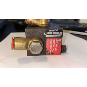 Rozdzielacz siły hamowania (z pompki hamulcowej na 2 koła) 3145555r96 3145555R97